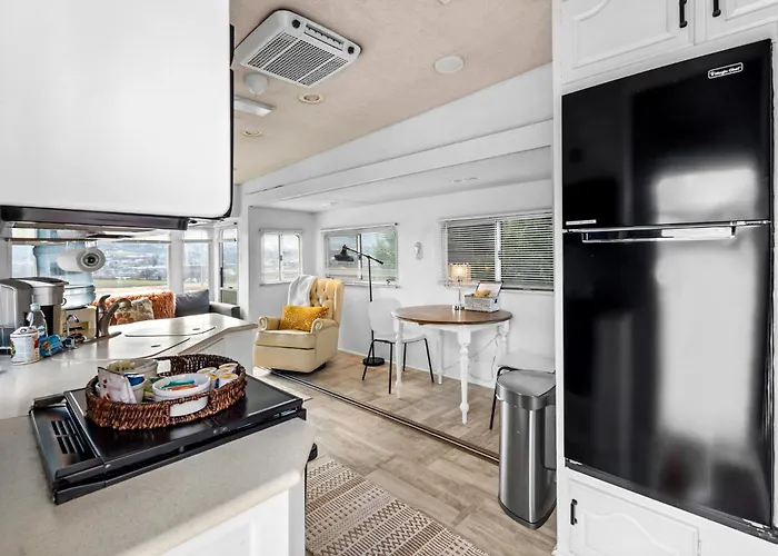 Paschal Winery - Glamp Cottage Trailer