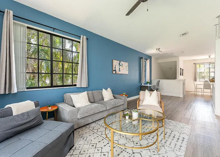 Newly Remodeled Lakefront Oasis