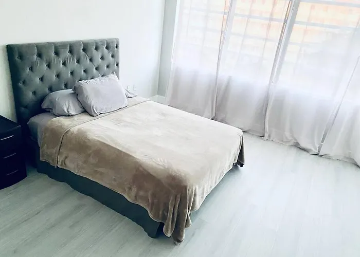 Modern 2Br 2Ba Condo Near Aventura! Wi-Fi! Parking