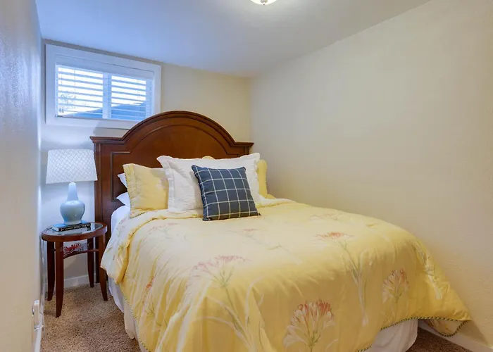 Ocean Front Condo! Spectacular Ocean Views! Walk To Everything!