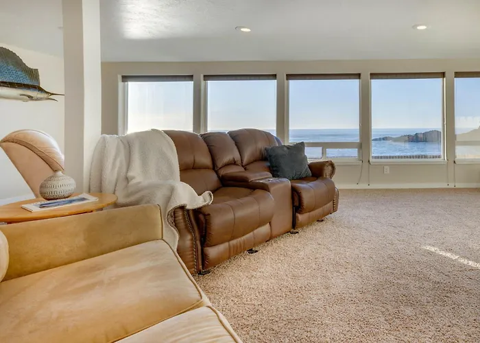 Ocean Front Condo! Spectacular Ocean Views! Walk To Everything!