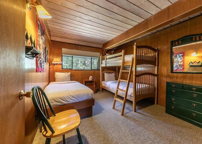 4Br Tahoe Retreat In Prime Location