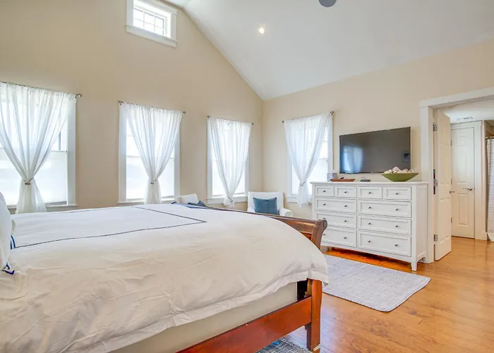 Stunning Ocean View! Beachfront Nantucket Retreat