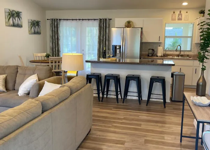 Cozy 3 Bedroom Vacation Home