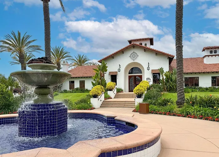 Heated Pool & Hot Tub Access, Walk 2 Omni Resort, Free Parking, Wi-Fi, Washer & Dryer
