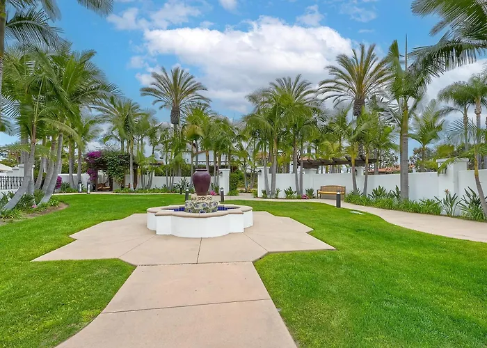 Heated Pool & Hot Tub Access, Walk 2 Omni Resort, Free Parking, Wi-Fi, Washer & Dryer