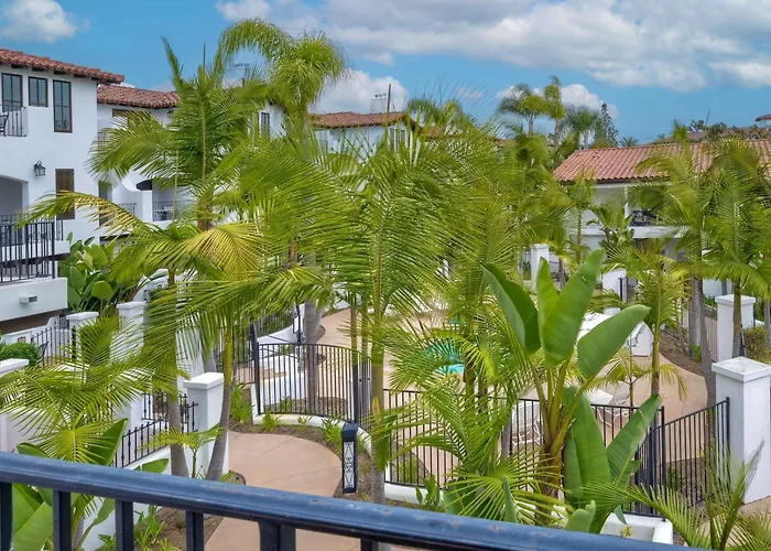 Heated Pool & Hot Tub Access, Walk 2 Omni Resort, Free Parking, Wi-Fi, Washer & Dryer