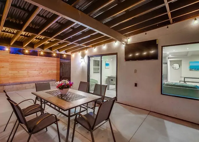 5Br Oasis - Pool, Hot Tub & Luxe Outdoor Retreat