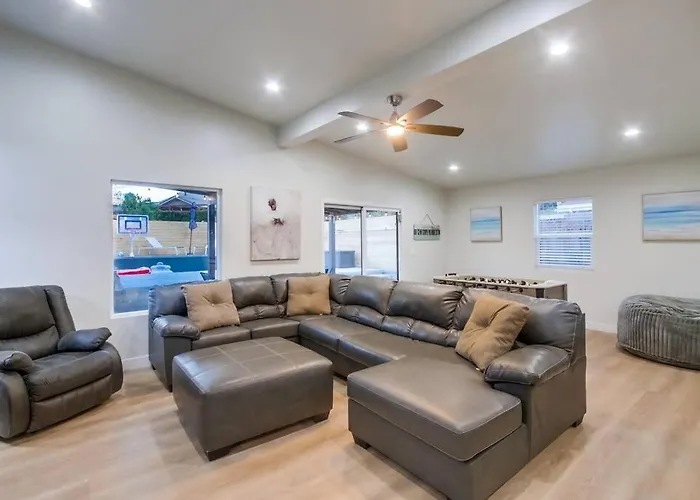 5Br Oasis - Pool, Hot Tub & Luxe Outdoor Retreat