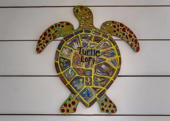 Turtle Loft - Charming Oceanfront Loft - Multiple Decks - Private Beach Access