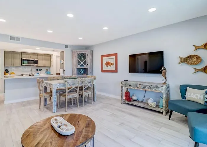 Ketch Courtyard Condo - Oceanview Balcony - Pool - Steps From The Beach