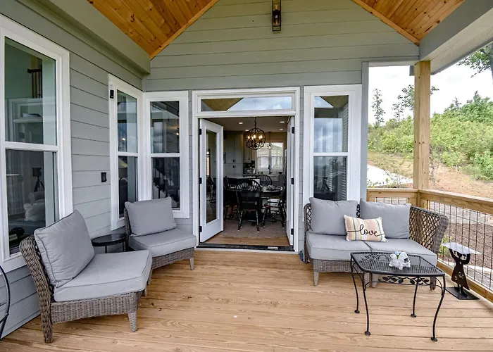 Mountain Ridge Retreat