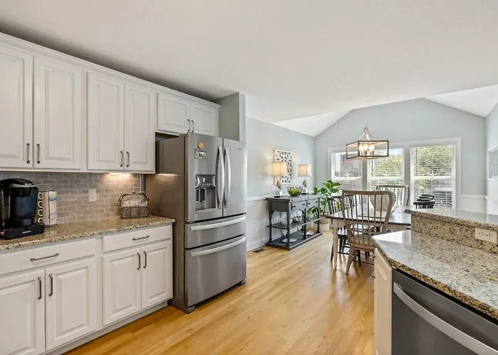 Sojourn Family Home With Country Club Access 5 Bedrooms Sleeps 12