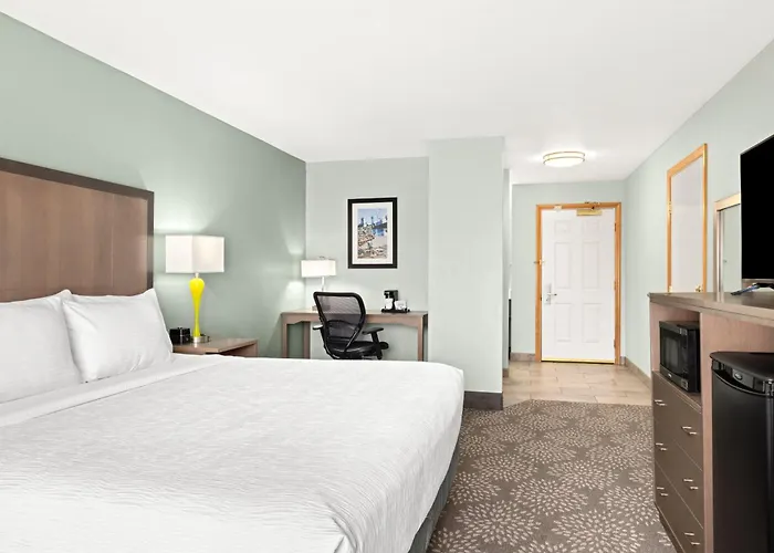 La Quinta By Wyndham Newport