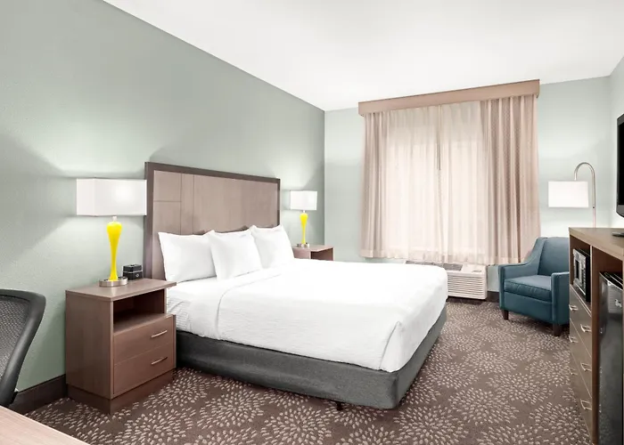La Quinta By Wyndham Newport