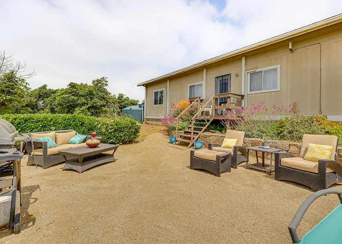 Escondido Vineyard Estate: Walk To Wineries!