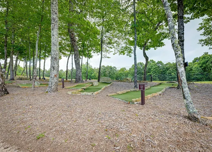Putt-Putt, Pickleball + Trails: Glenville Getaway