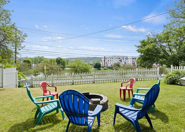 Great Location! Colleges! Hiking! Ithaca Commons!