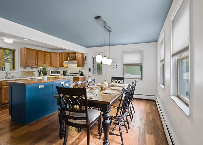 Great Location! Colleges! Hiking! Ithaca Commons!