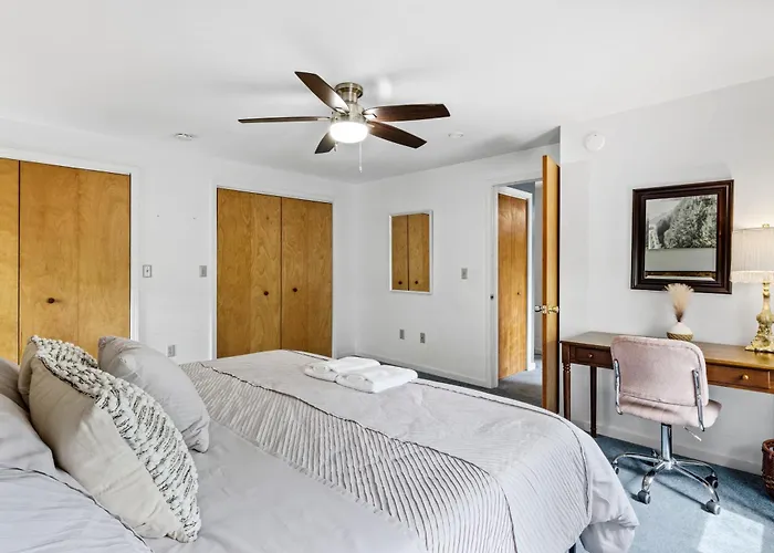 Great Location! Colleges! Hiking! Ithaca Commons!