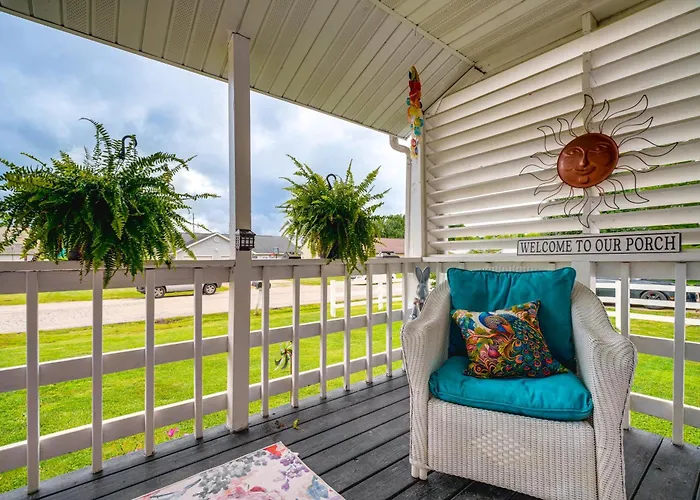 Charming St James Home Near Maramec Spring Park!