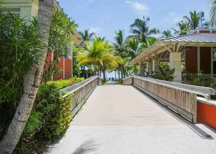 Charming And Lovely 1 Bedroom With Pool Short Walk From The Beach