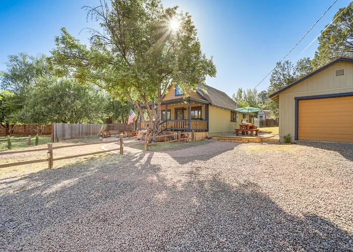Pine Cabin W/ Fire Pit & Gazebo - Steps To Trails