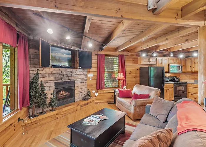 Waterfall Retreat 2 Bed 2Bath Cabin With Hot Tub Pool Table And The Sounds Of A Natural Waterfall