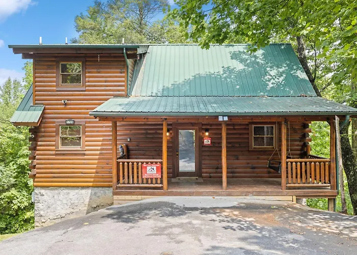 Waterfall Retreat 2 Bed 2Bath Cabin With Hot Tub Pool Table And The Sounds Of A Natural Waterfall