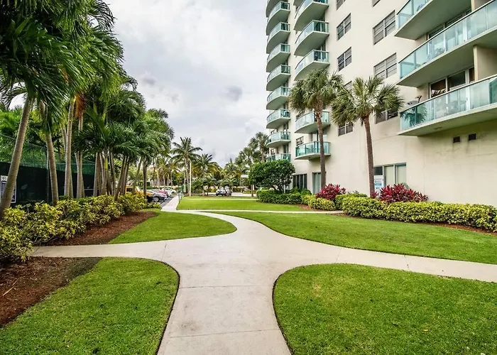 Beautiful Holiday Apartment In Ocean Recerve Near Beach