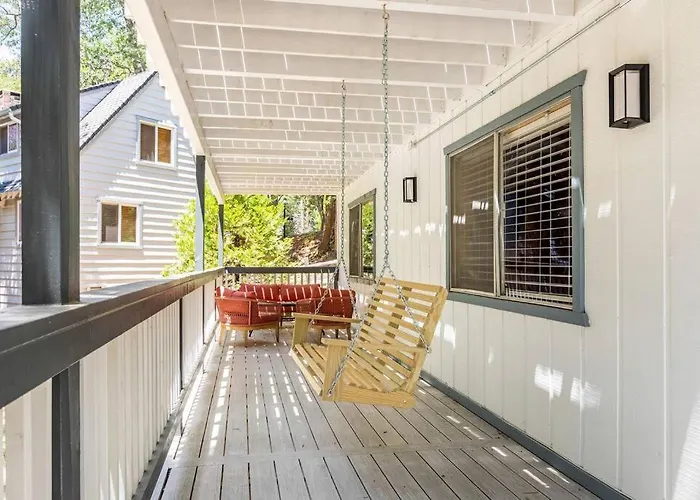 Family Lake Arrowhead Home Sleeps 12 And Gameroom