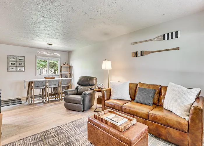 Cozy Meyers Lake Townhome: Near Hall Of Fame!