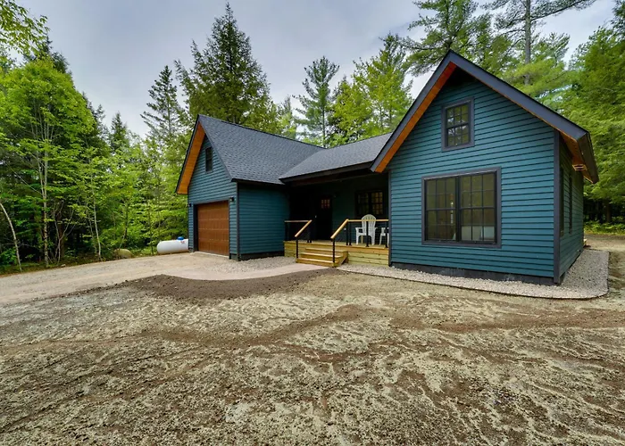 Secluded Wilmington Cabin: Fire Pit & Grill