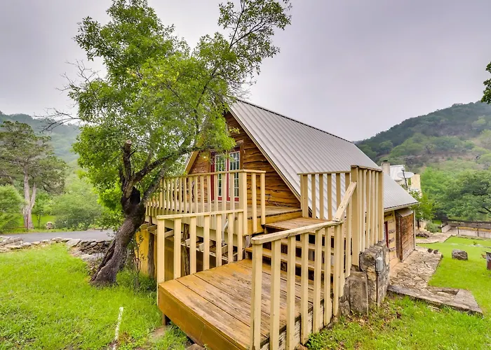 Chic 'Tree House' Studio ~ 24 Mi To Bandera!