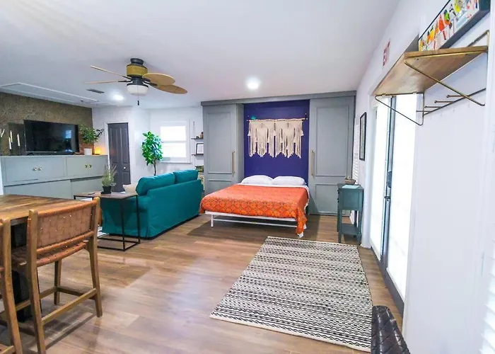 The Mini Moody - Luxurious Home Recently Renovated Close To Beach & Downtown