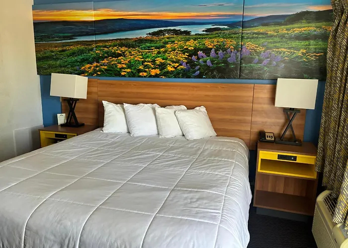 Days Inn & Suites By Wyndham Needles