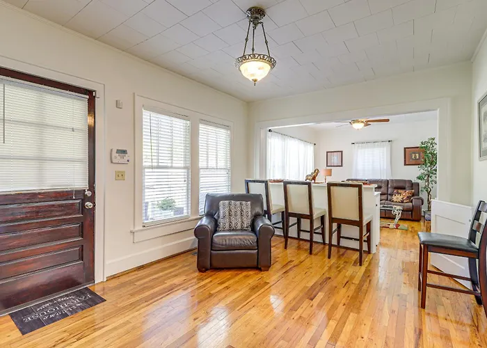 Main Street Home: 1 Mi To Callaway Gardens