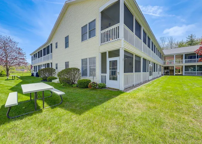 2 Mi To Drakes Island Beach: Condo W/ Porch!