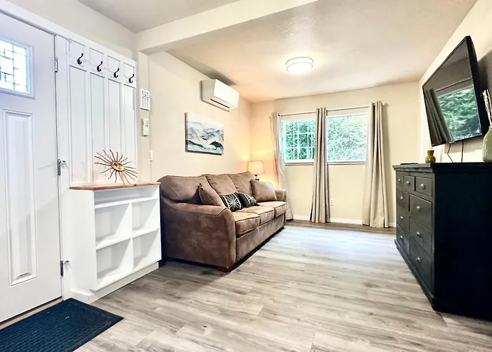 Entire Farmhouse - Great For Longer Stays