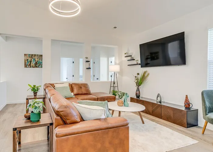 Seasonal Pool, Balcony: Quiet & Cozy Aurora Condo!