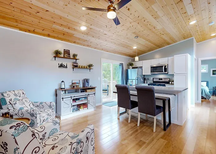 Fire Pit & Mtn Views! Cabin | $1 Cleaning Fee