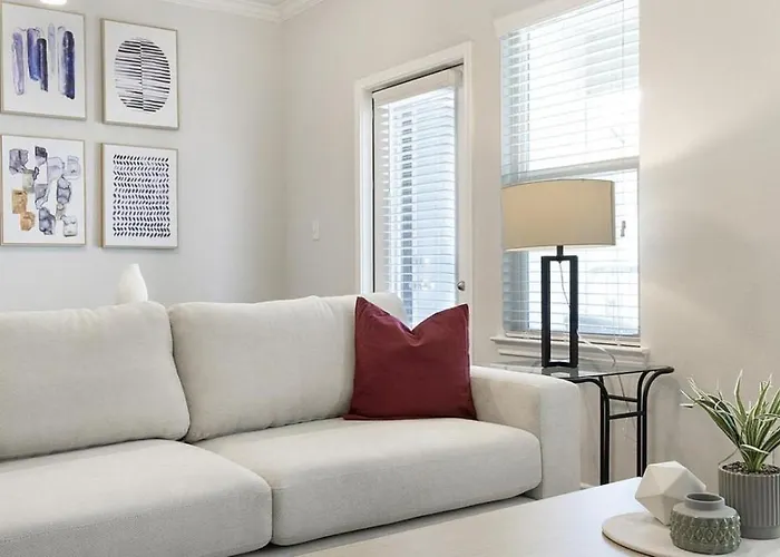 Landing Modern Apartment With Amazing Amenities
