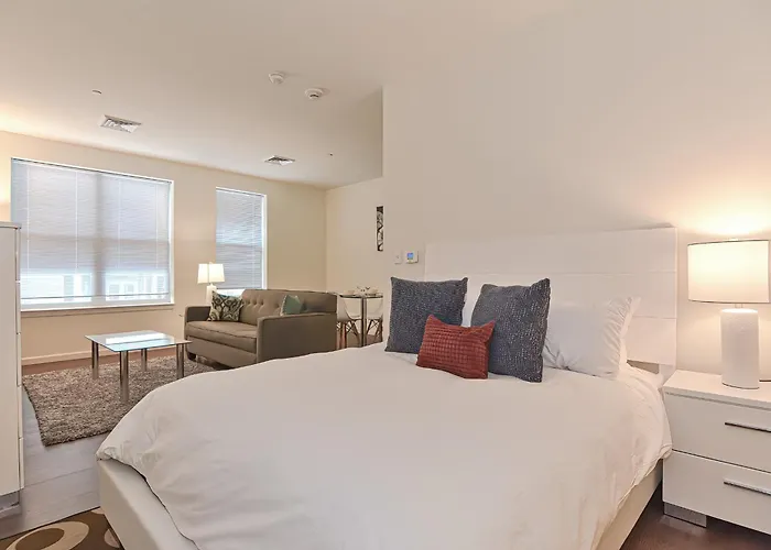 Global Luxury Suites East Boston