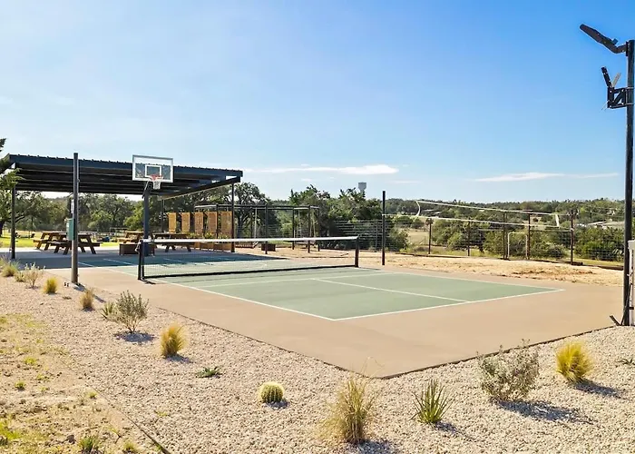 10 Bedroom - Pool - Hot Tub - Pickleball - Firepit