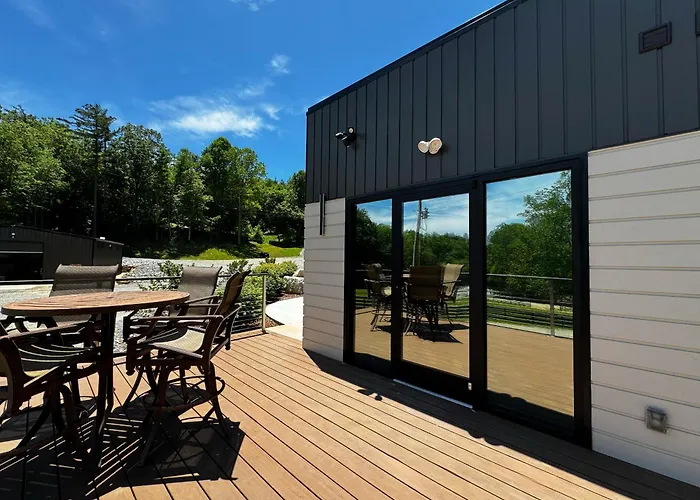 Bed & Bear - Couples Glamping Cabin At Valley Bear Farms Resort