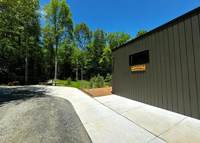 Bed & Bear - Couples Glamping Cabin At Valley Bear Farms Resort