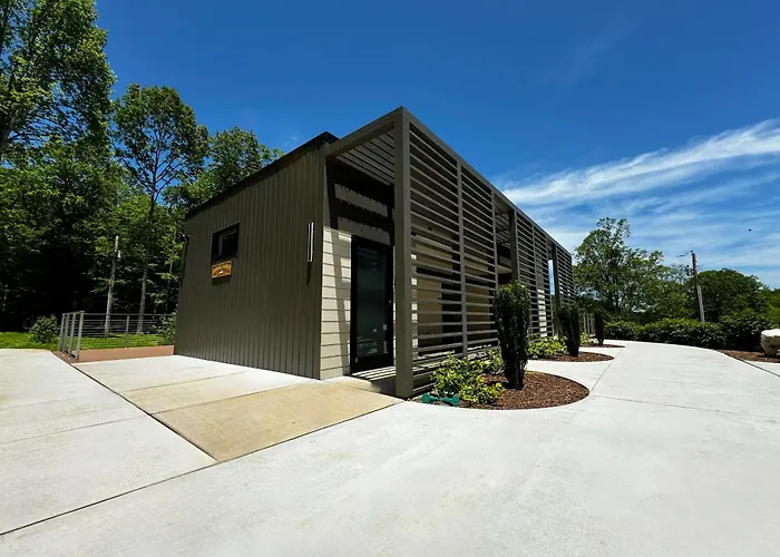 Bed & Bear - Couples Glamping Cabin At Valley Bear Farms Resort