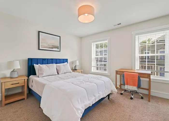 Azure Loft By Saratoga Stays