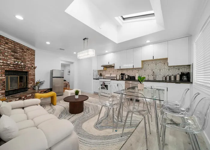 # Marbella Lane - Serene And Pristine 2Br Home