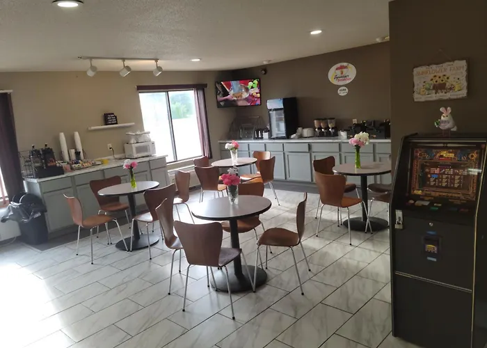 Super 8 By Wyndham Portage